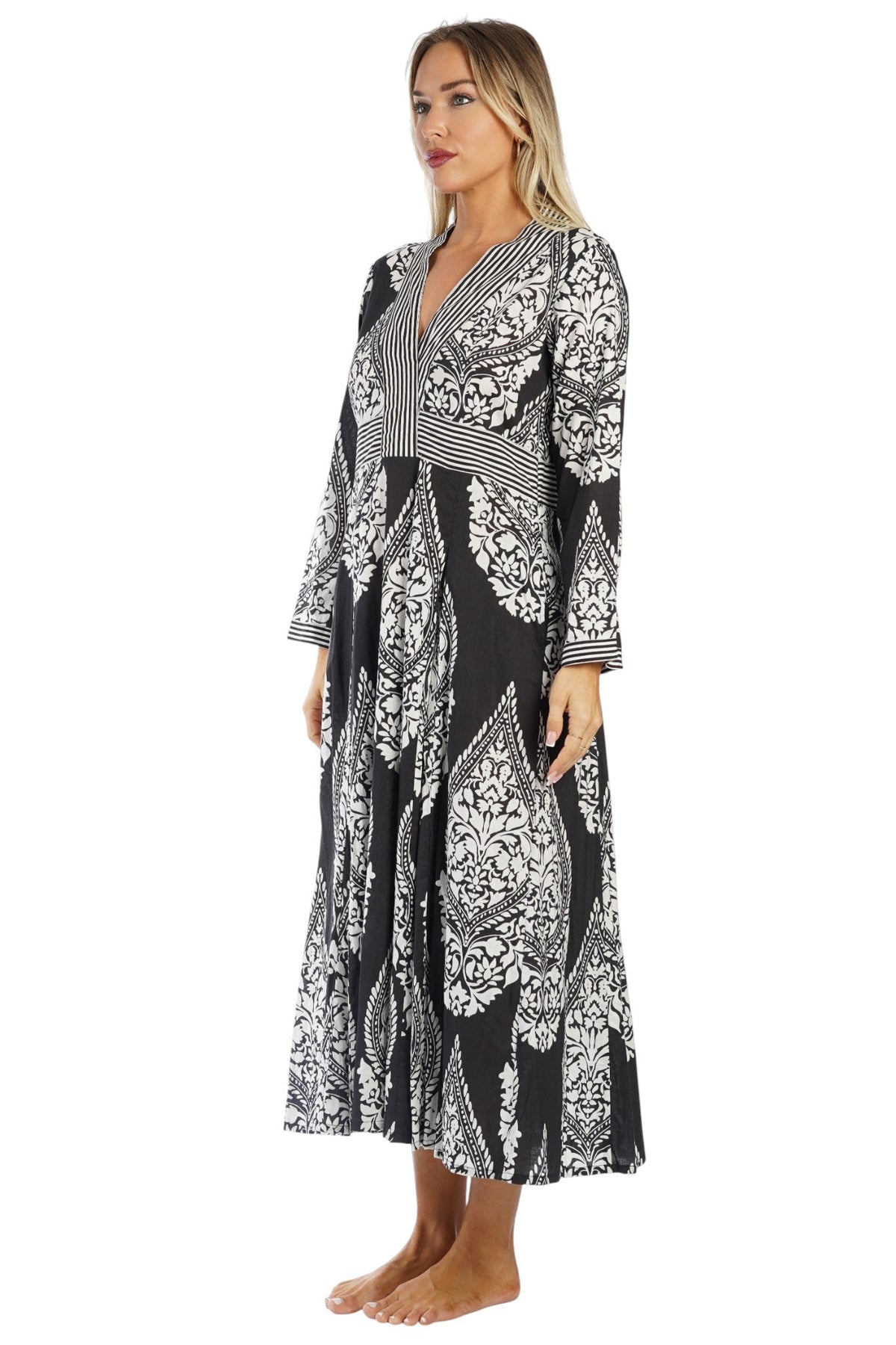 Black & White Damask Medallion Print Long-Sleeve Boho Maxi Dress – Wholesale Resort Prepack (6 Pcs)