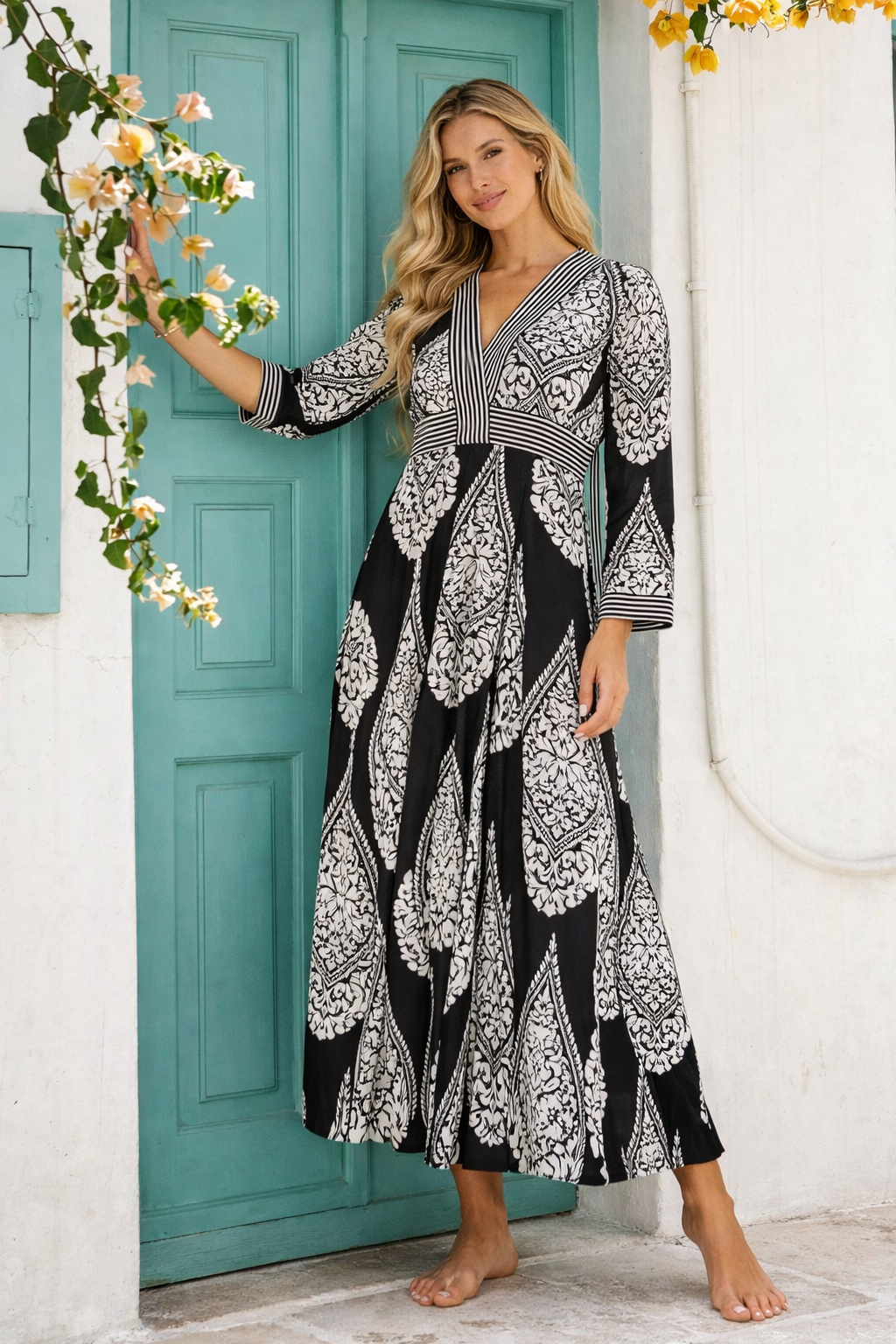 Black & White Damask Medallion Print Long-Sleeve Boho Maxi Dress – Wholesale Resort Prepack (6 Pcs)